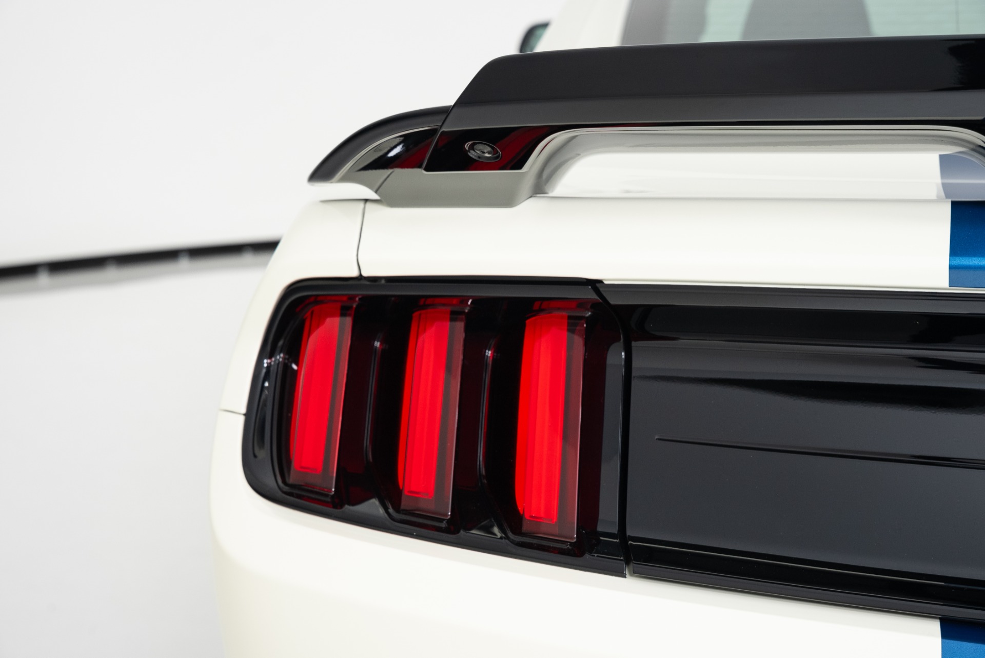 Gt350 spoiler shop for sale