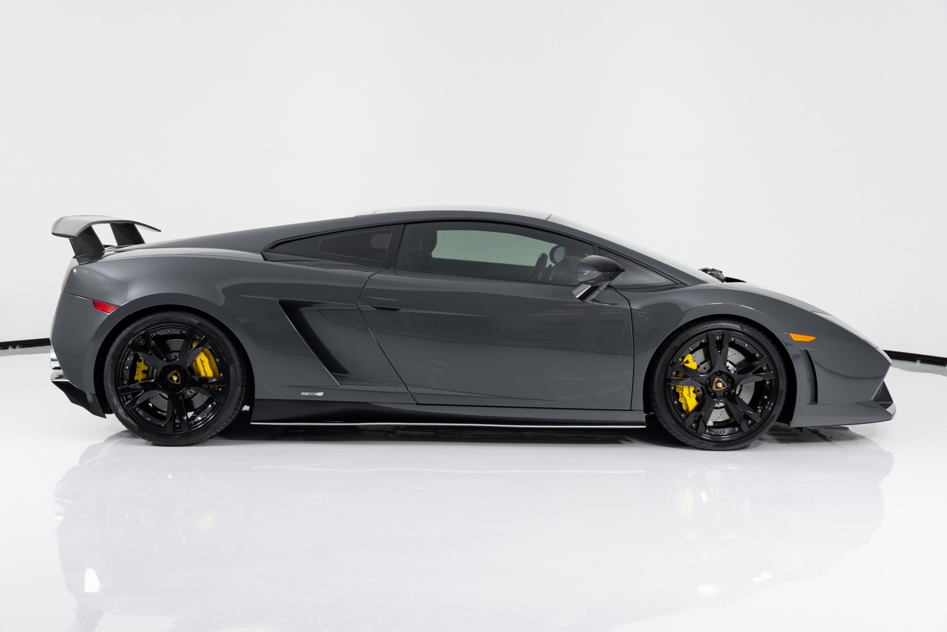 Used-2013-Lamborghini-Gallardo