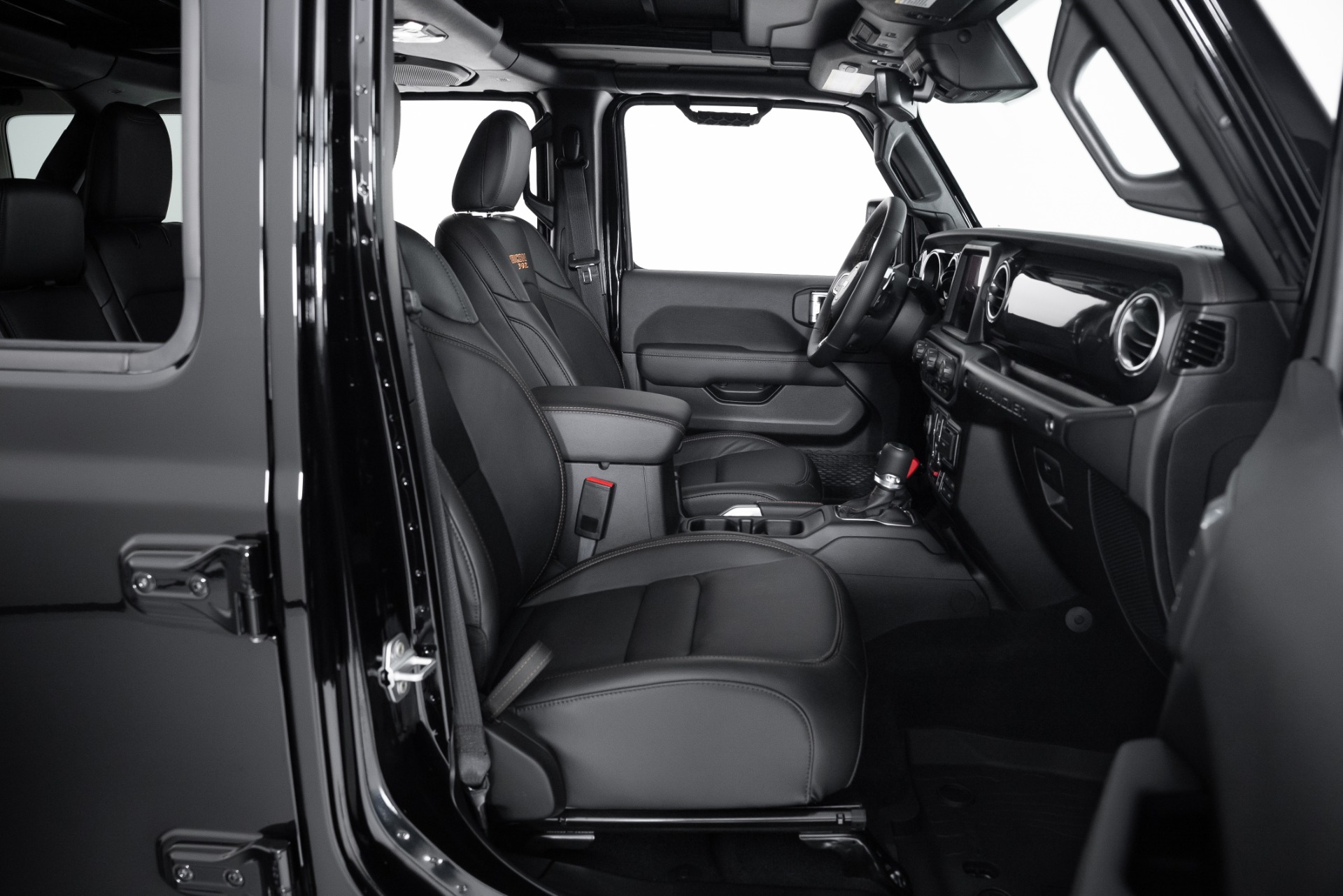 2022-jeep-wrangler-rubicon-black-interior