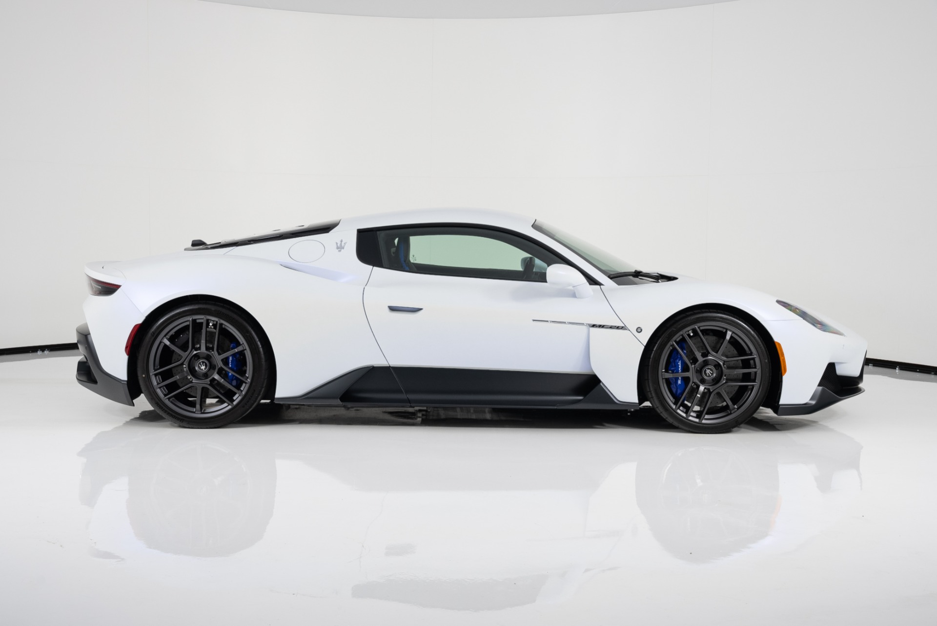 Used-2022-Maserati-MC20-