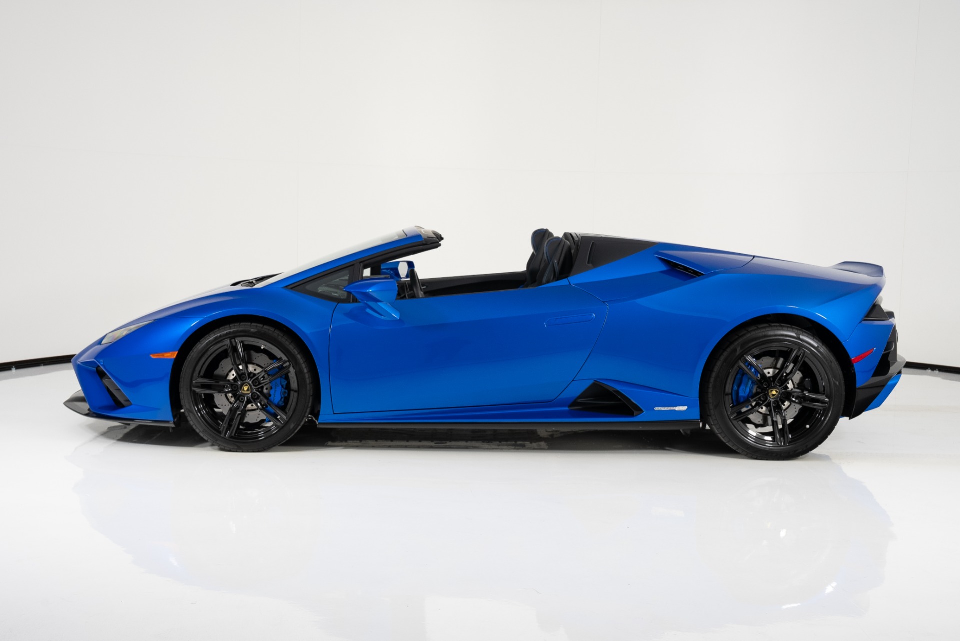 Lamborghini Huracan Blue Convertible