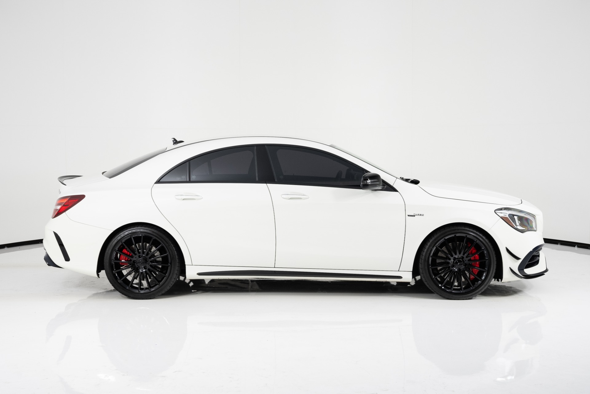 メルカーリページ Used-2018-Mercedes-Benz-CLA-45