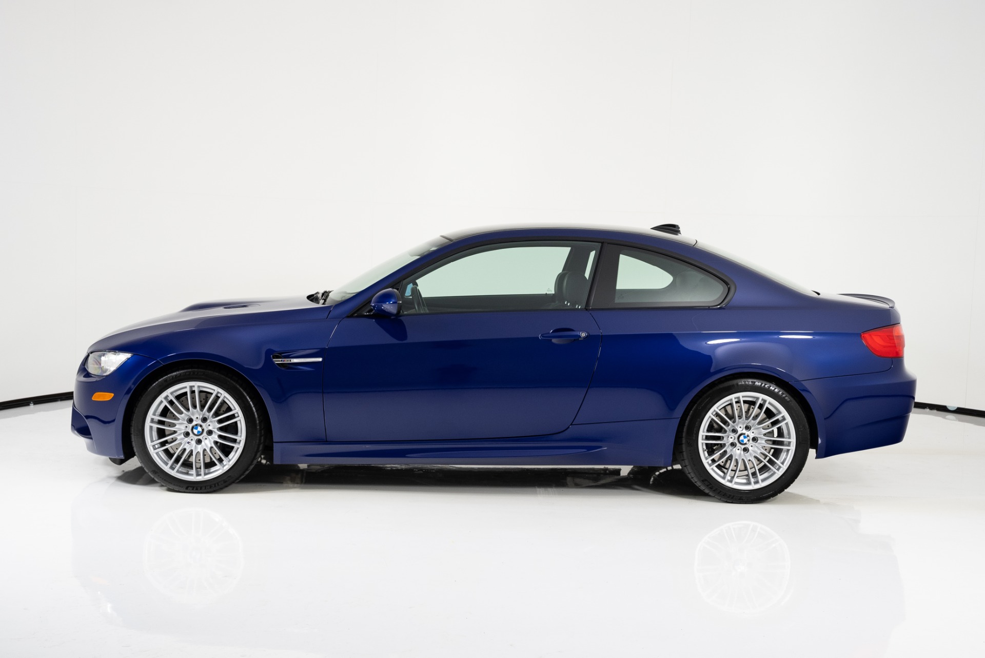 BMW M3 Coupe ダークブルー 1/43 BMW M3 Coupe ダークブルー 1/43 - メルカリ