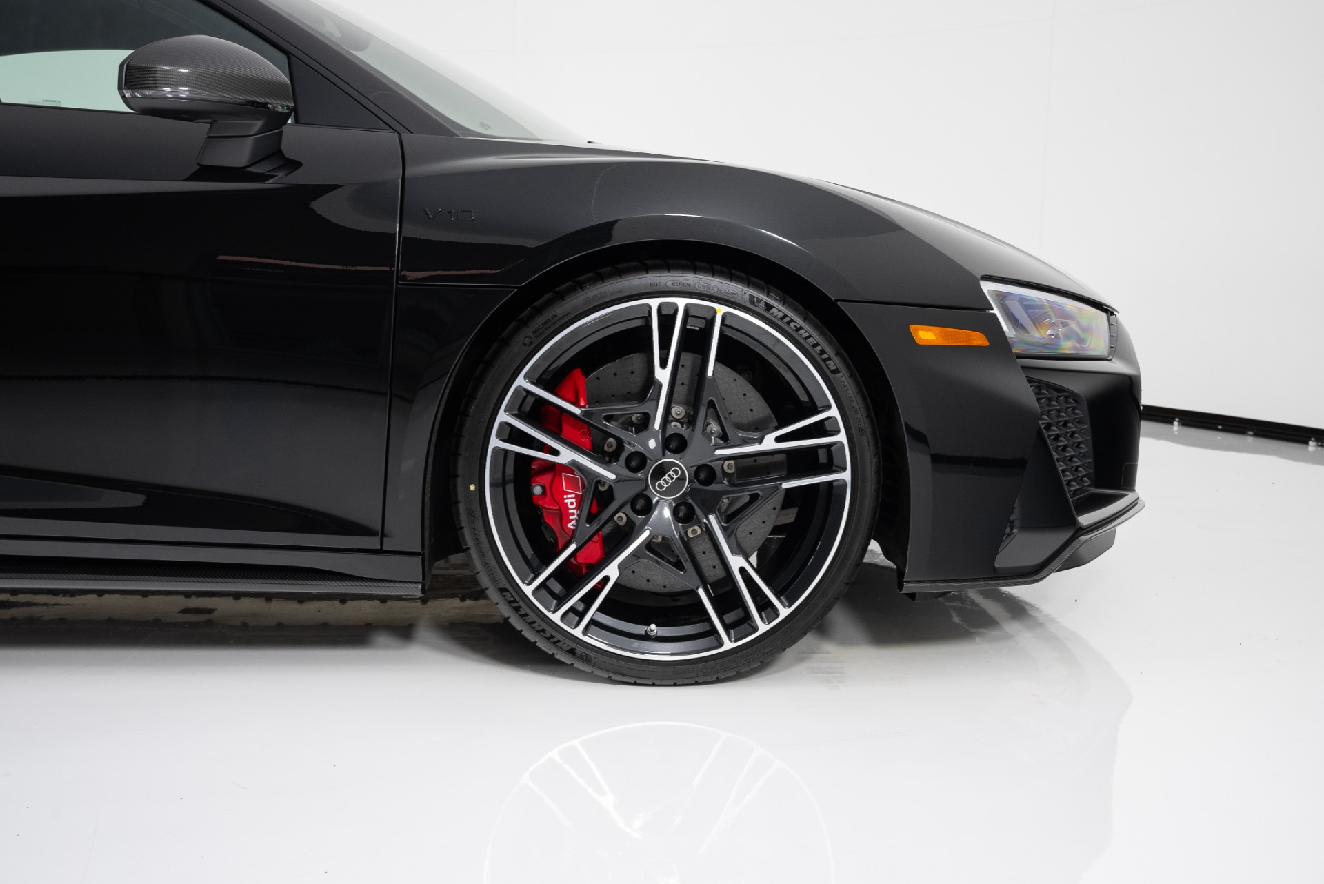 Audi R8 Red Black Rims