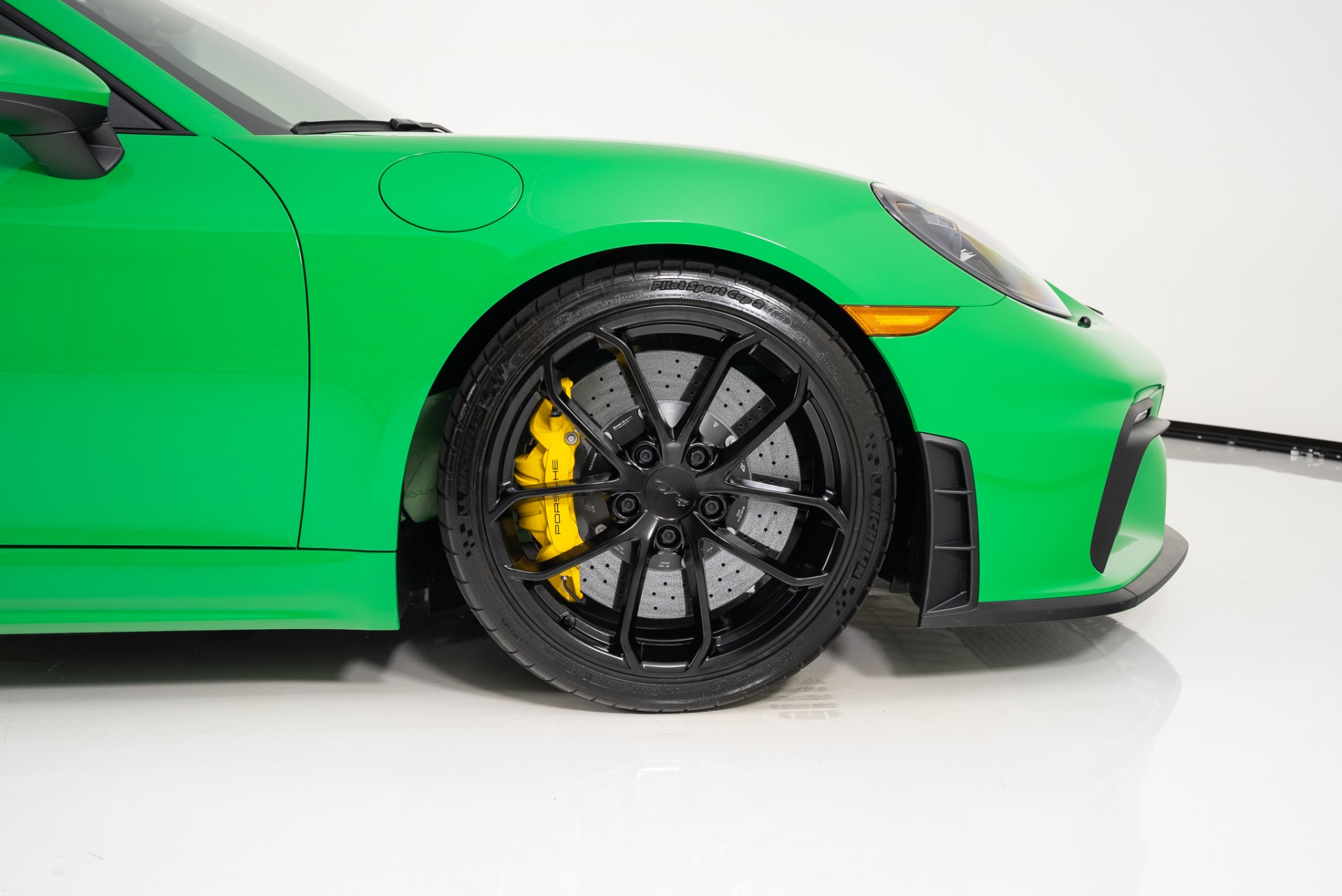Used-2022-Porsche-718-Cayman-