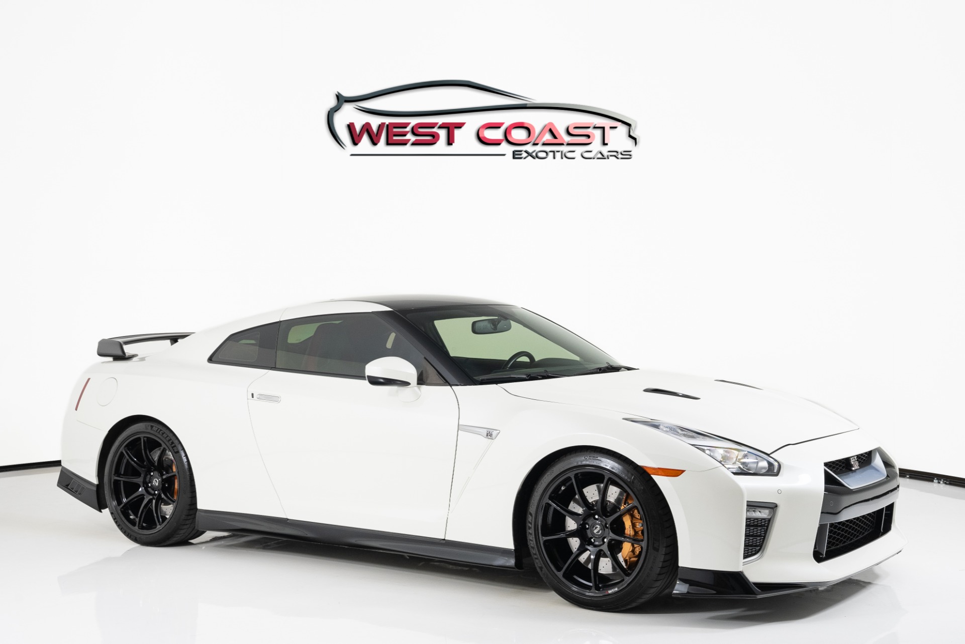 Nissan GTR Yellow Sports Car, Nissan GT-R Sports 2020 HD phone