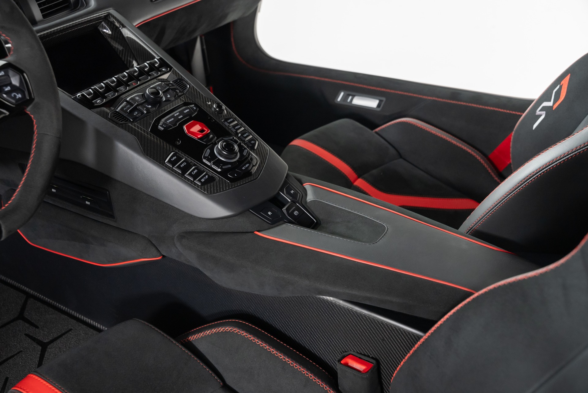 2022 Lamborghini Aventador SVJ - Sound, Interior and Exterior