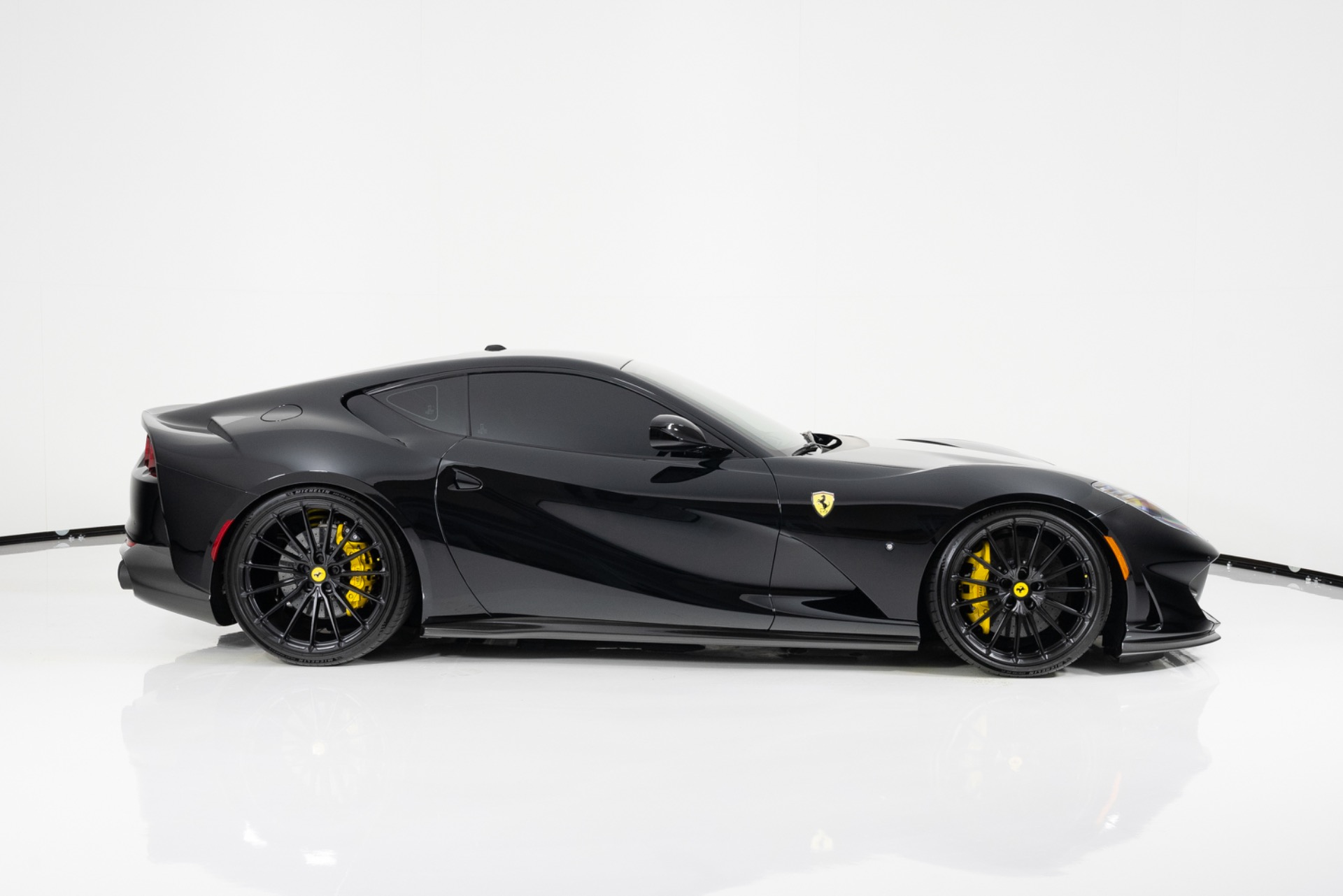 プテ様 Used 2019 Ferrari 812 Superfast For Sale (Sold) | duPont REGISTRY