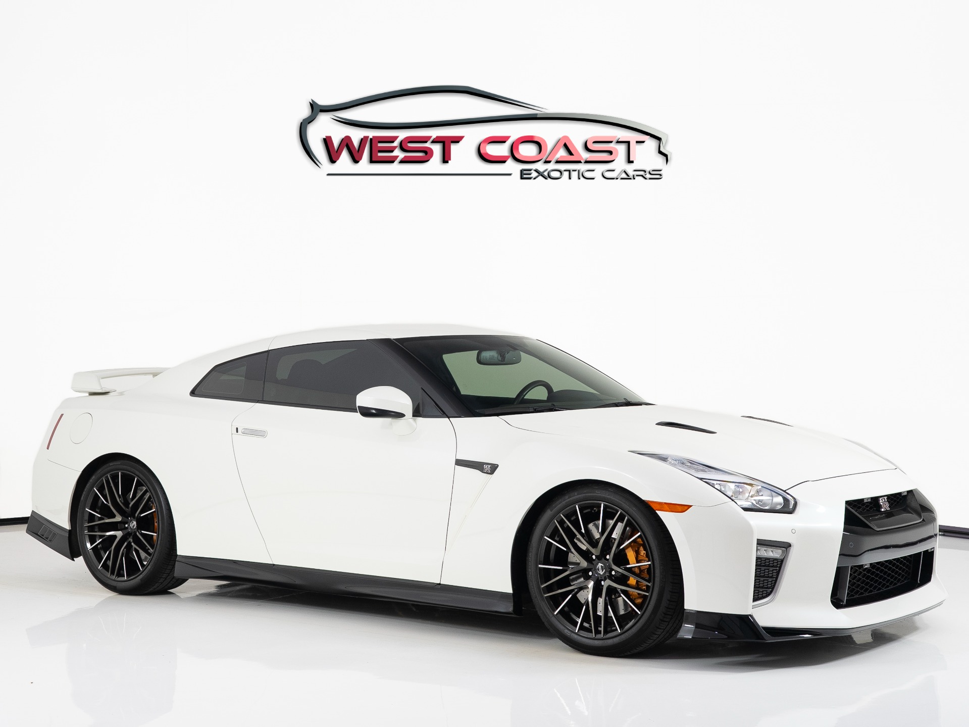 Used-2021-Nissan-GT-R-Premium-