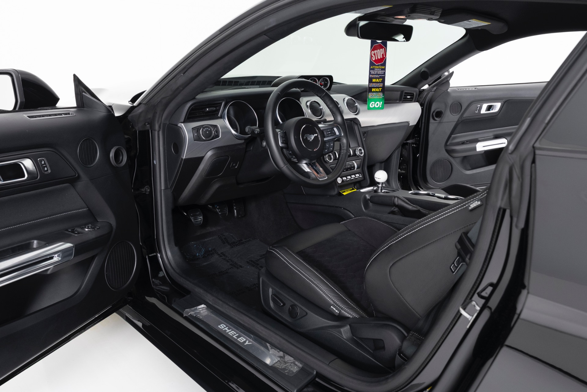 2023 Ford Mustang GT - Photo 13