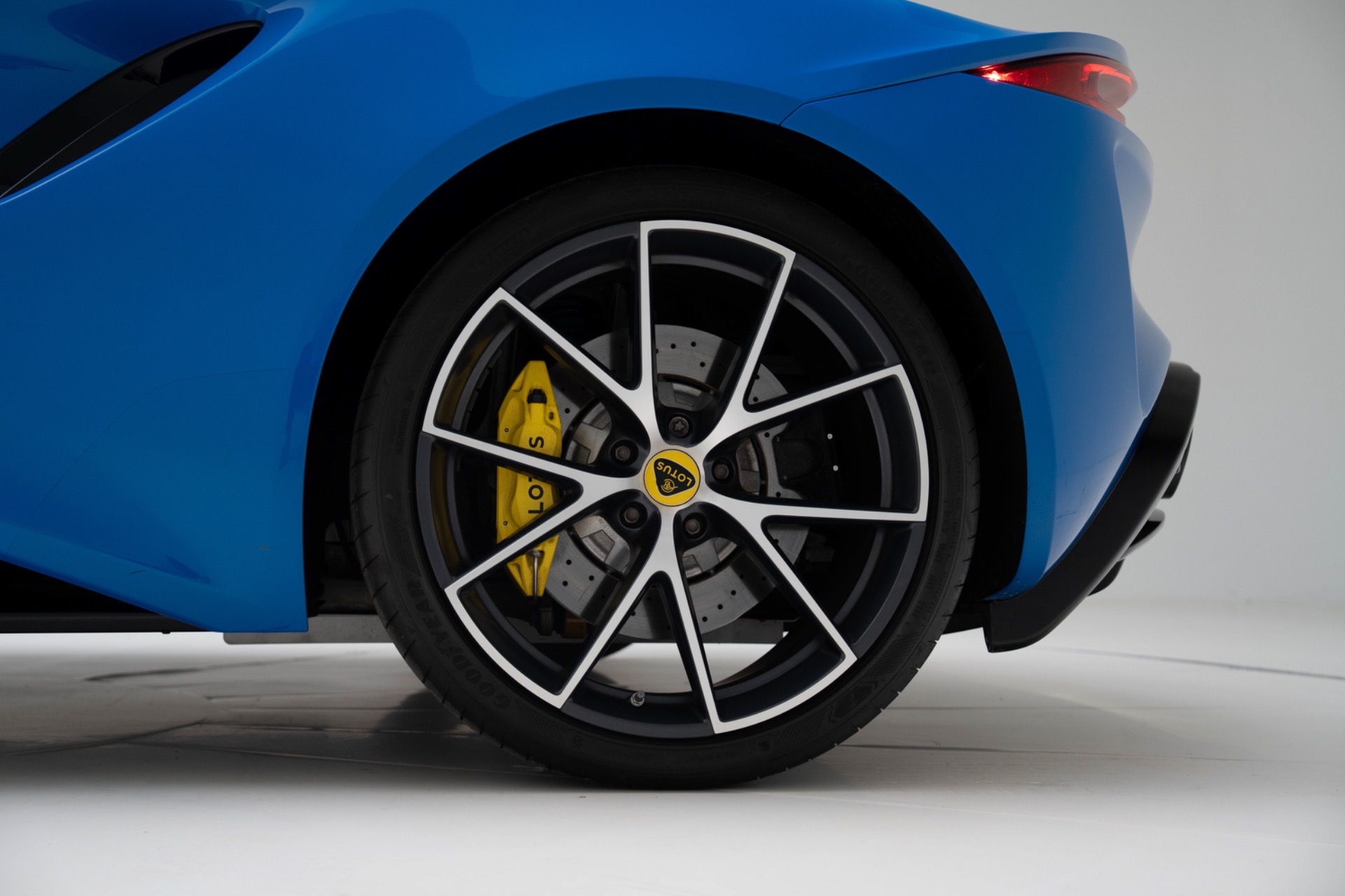 2024 Lotus Emira First Edition - Photo 10