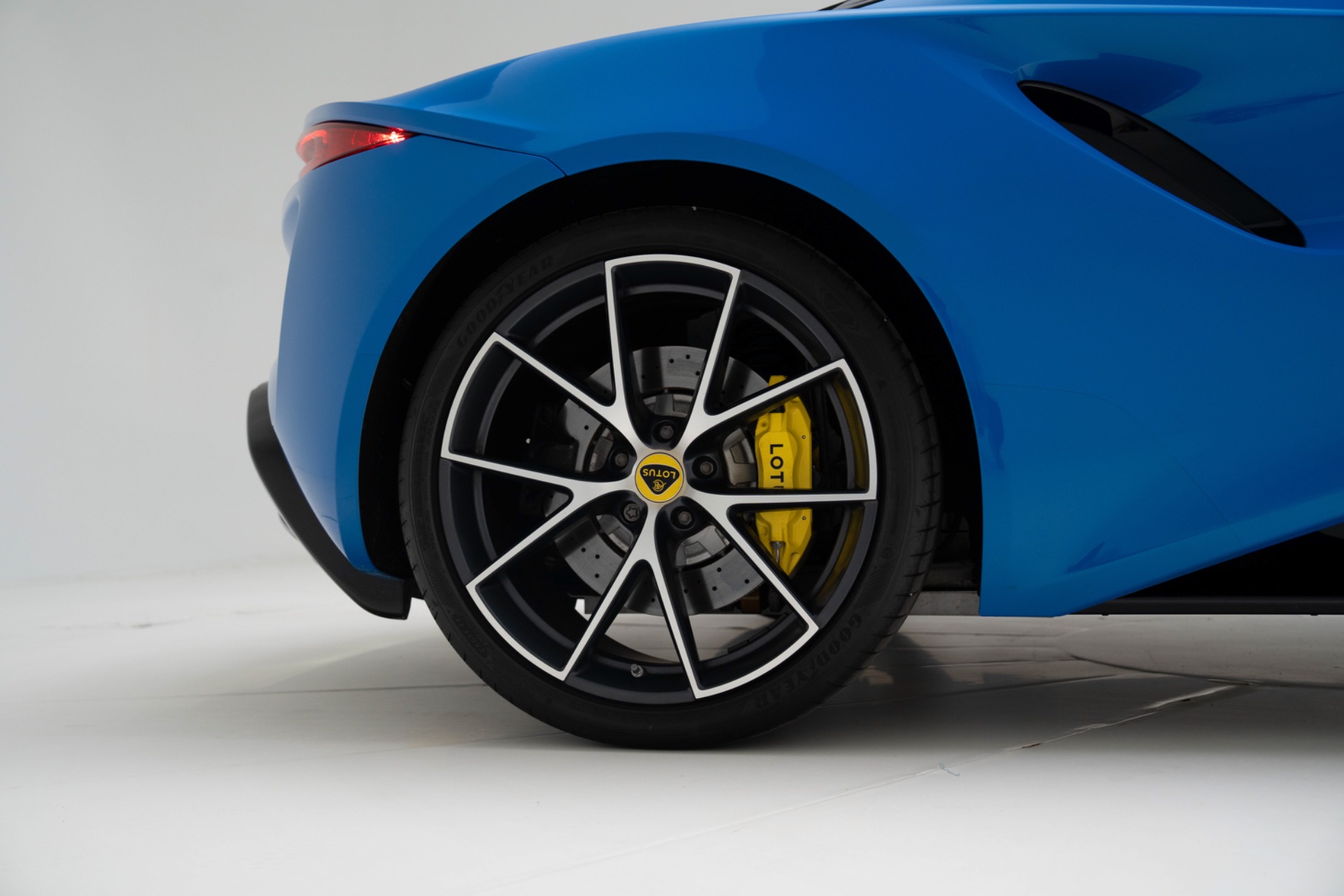 2024 Lotus Emira First Edition - Photo 11