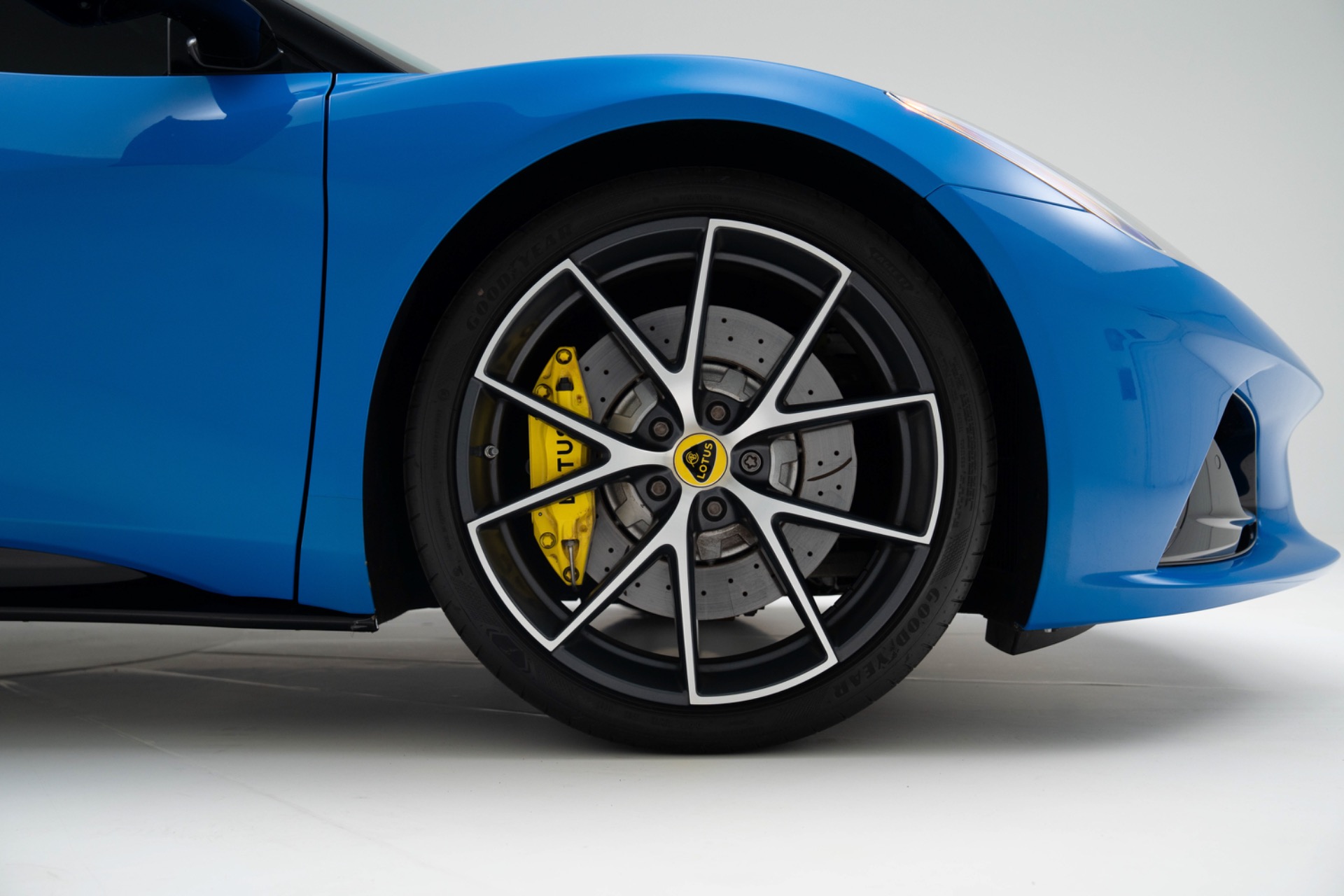 2024 Lotus Emira First Edition - Photo 12