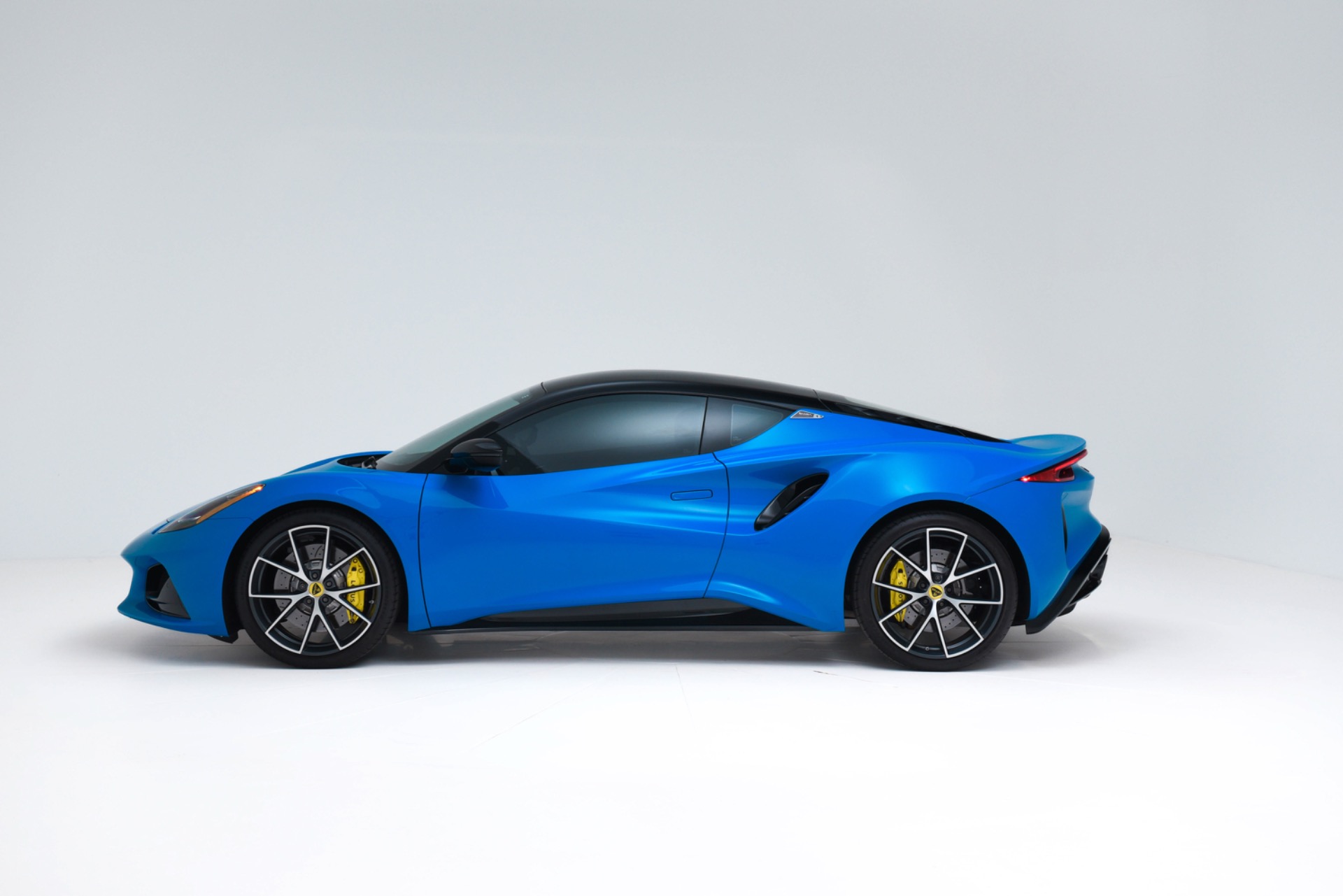 2024 Lotus Emira First Edition - Photo 6