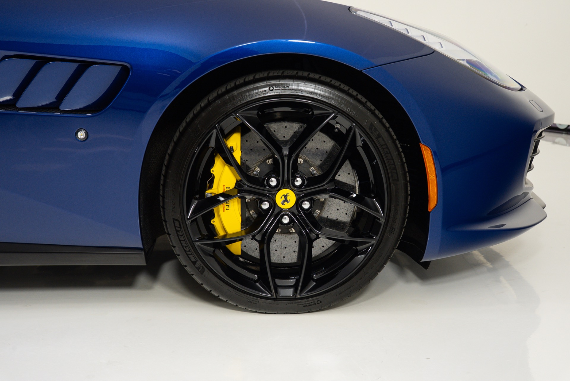 2019 Ferrari GTC4Lusso Base - Photo 14