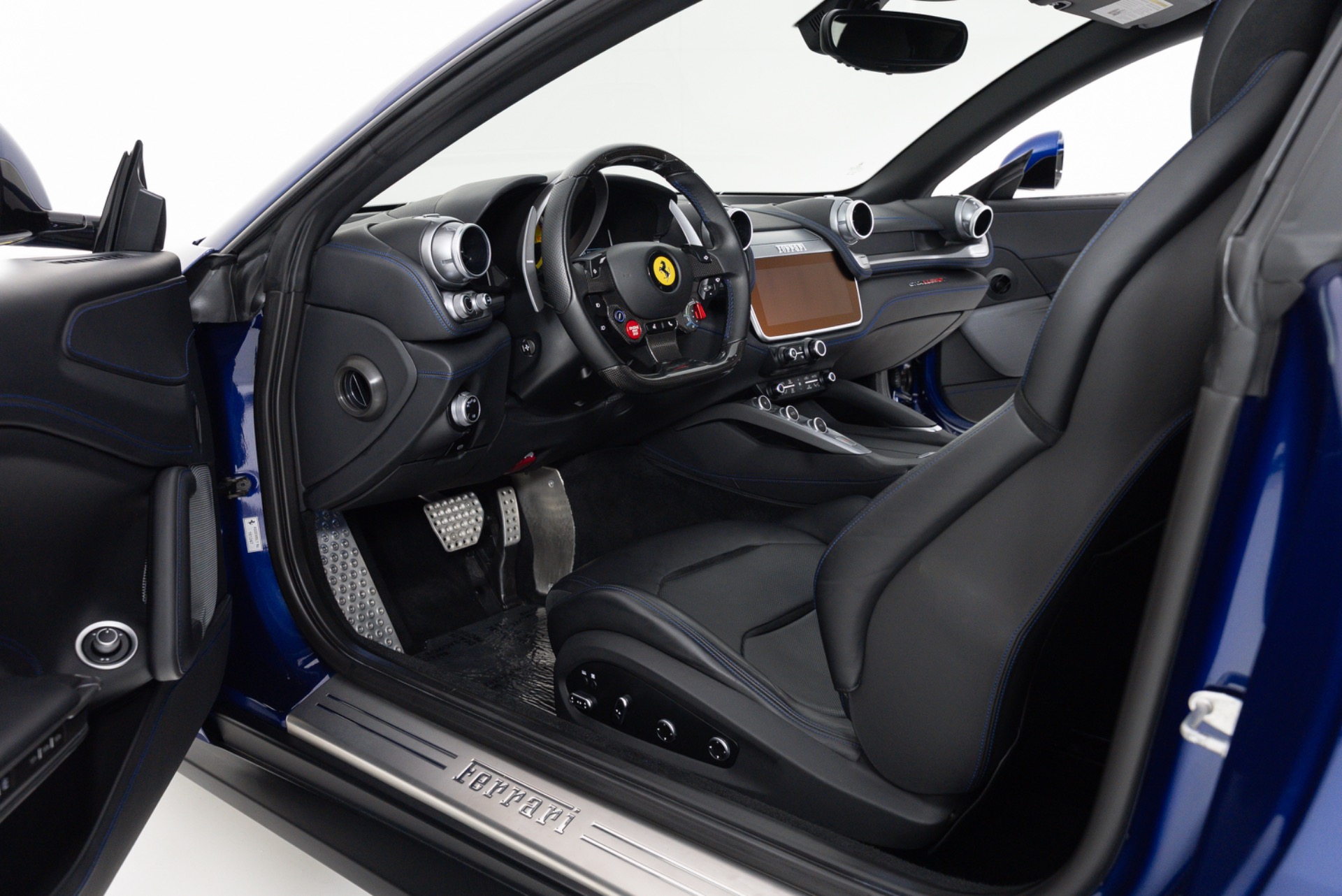 2019 Ferrari GTC4Lusso Base - Photo 15