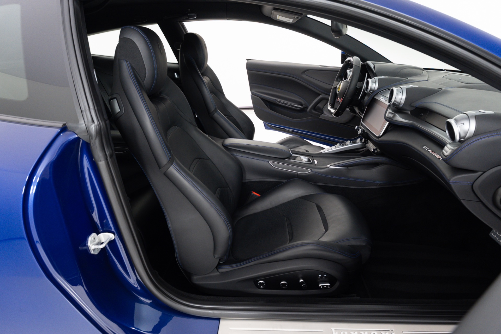 2019 Ferrari GTC4Lusso Base - Photo 39