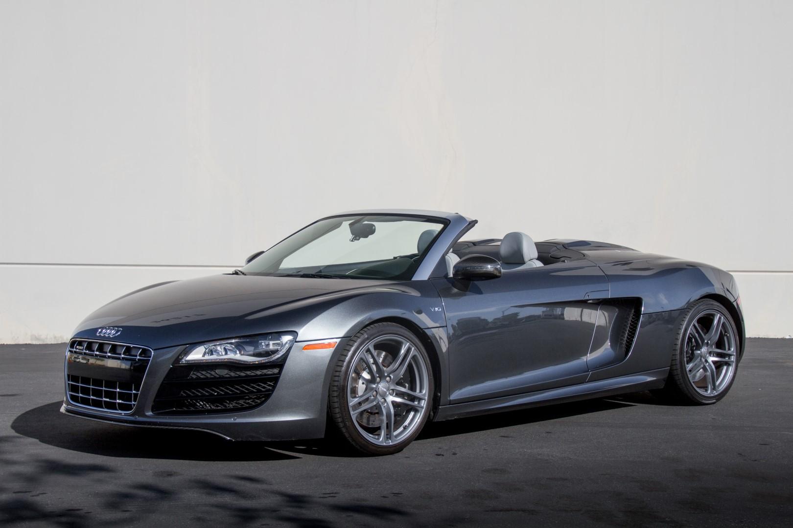 Audi R8 Spyder 2011