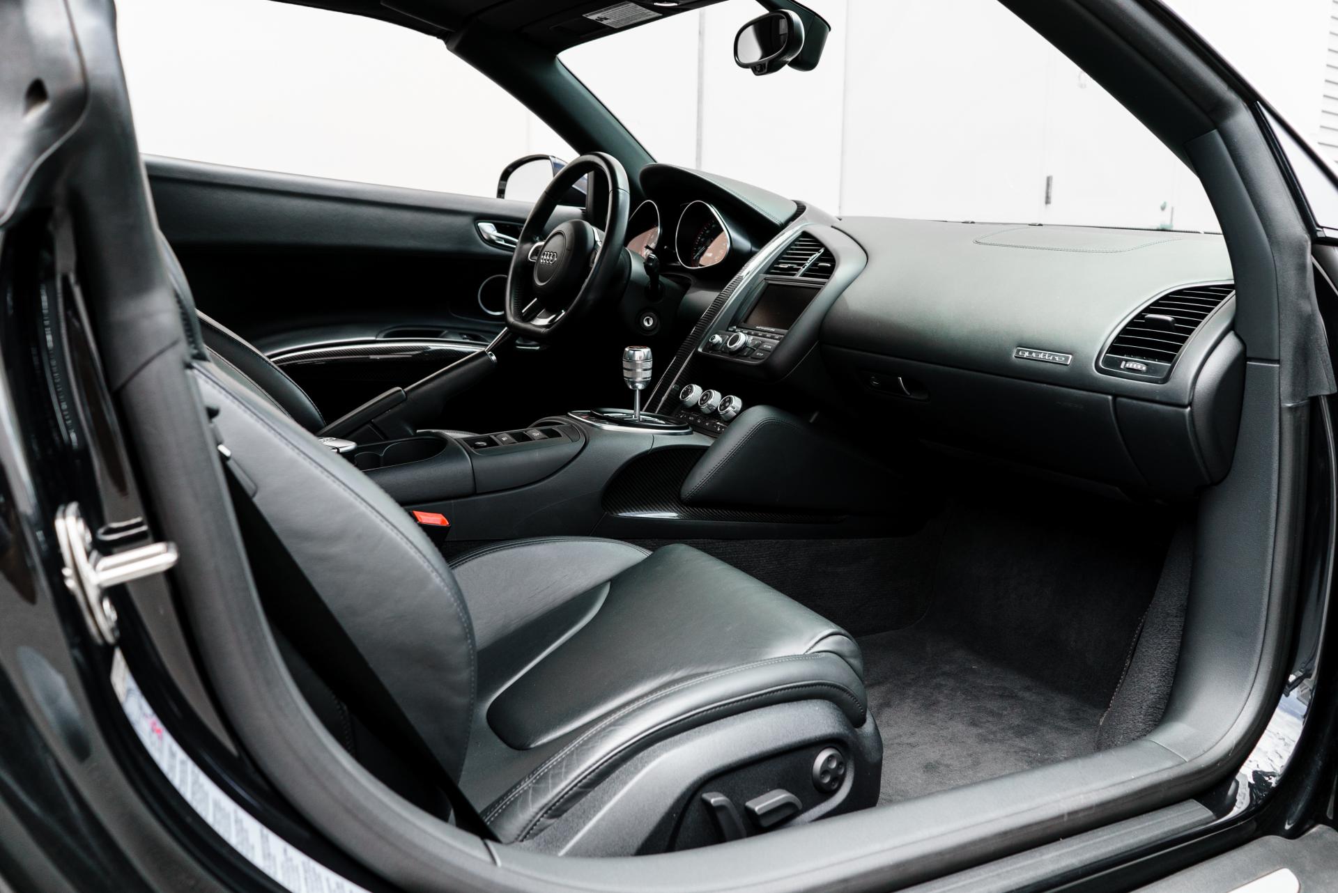 Audi R8 Spyder White Interior