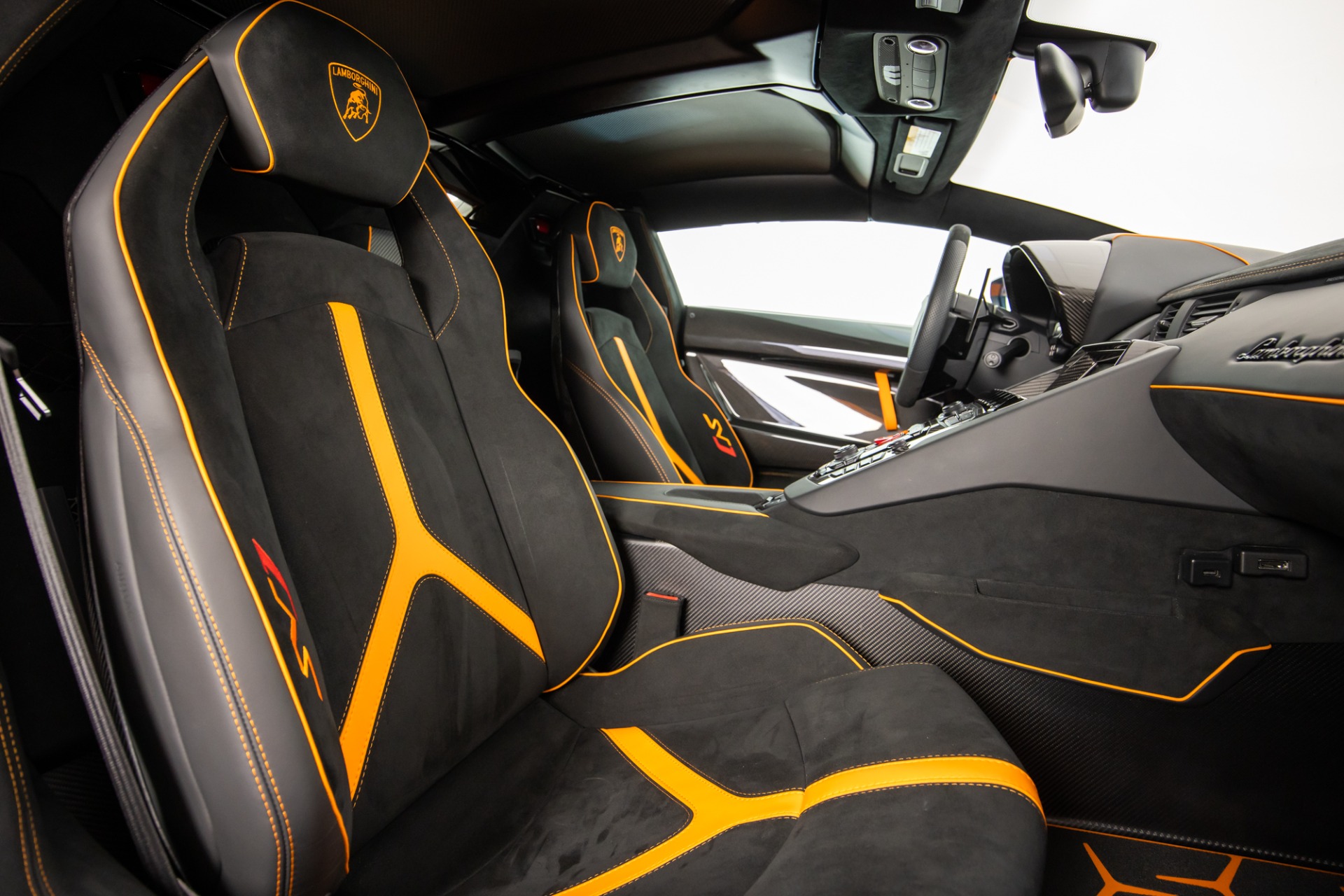 Lamborghini Aventador Limo Interior