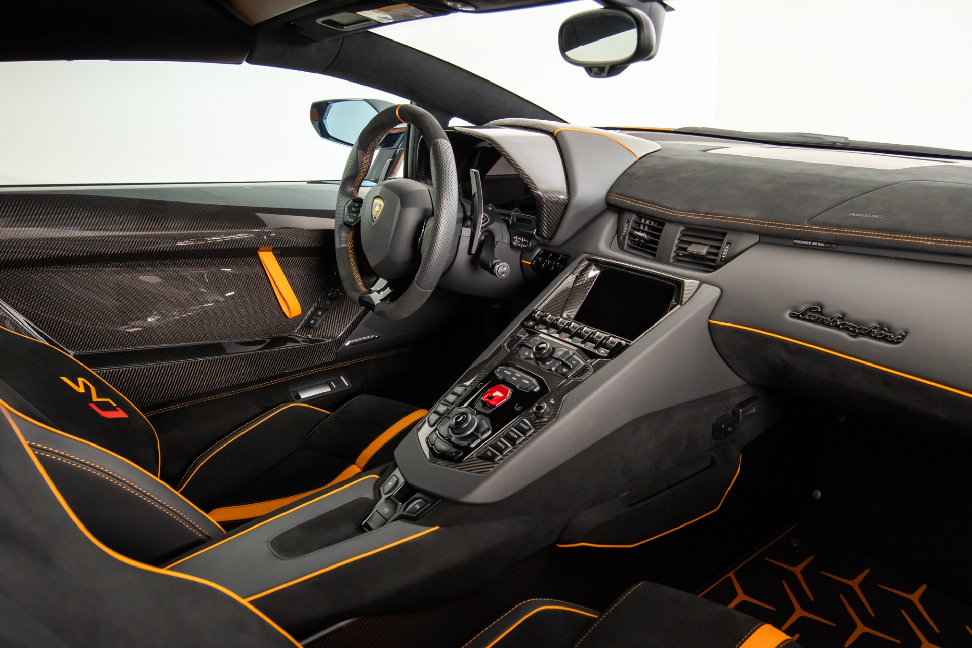 Lamborghini Aventador Spyder Interior lamborghini-aventador-spyder-interior